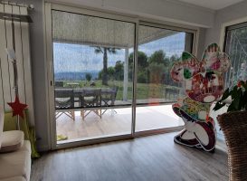 Store enrouleur et microperforé