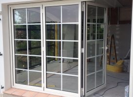 Porte fenêtre repliable en intérieur