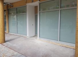 Devanture de magasin avec vitrage feuilleté à Nice
