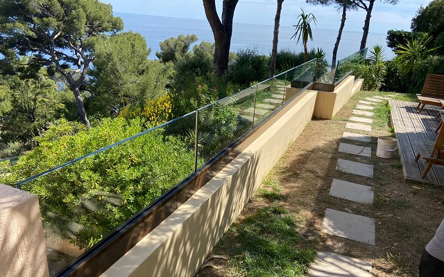 Déco Jardin: Le verre pour agrandir et sécuriser vos extérieurs - Côté Verre