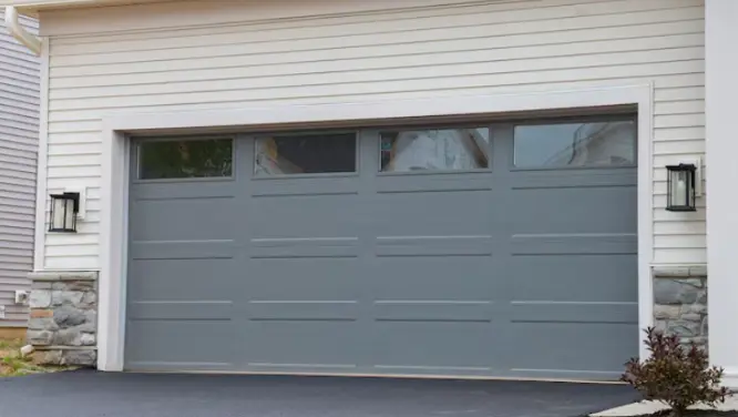 Porte de garage sectionnelle ou basculante : quels avantages ?